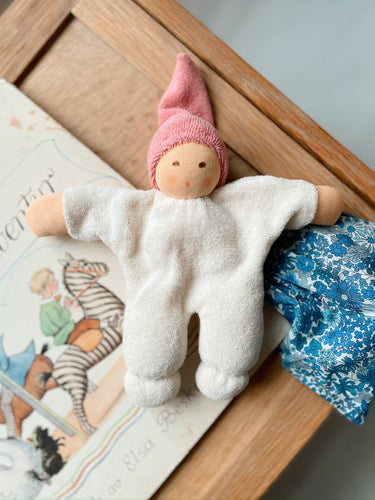 Nucki Rattle Doll Rose